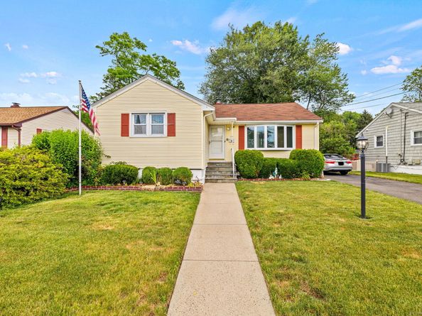 128 Auburn Street, Stratford CT 06614