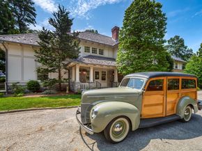 17 Contentment Island Road, Darien CT 06820