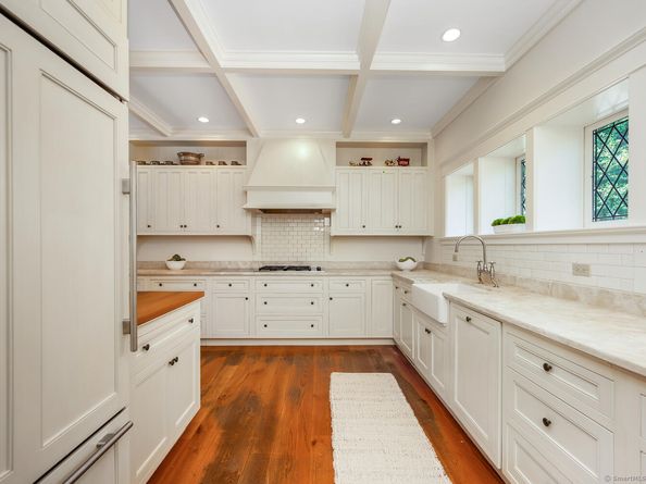 17 Contentment Island Road, Darien CT 06820