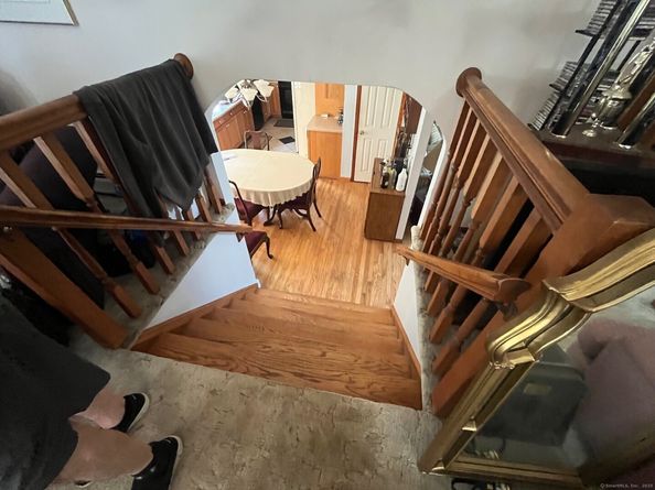 10 Greenwood Lane, Shelton CT 06484