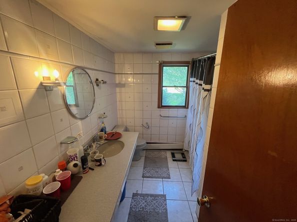 10 Greenwood Lane, Shelton CT 06484