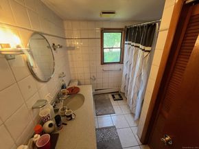 10 Greenwood Lane, Shelton CT 06484
