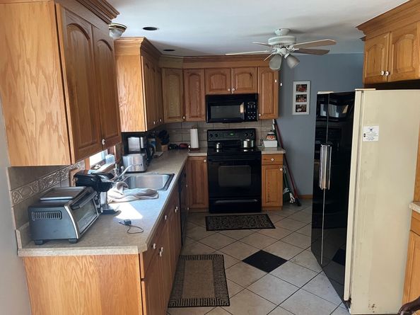 10 Greenwood Lane, Shelton CT 06484