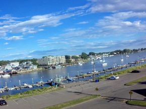 135 Flax Hill Road APT 21, Norwalk CT 06854