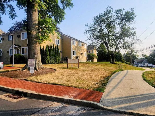 135 Flax Hill Road APT 21, Norwalk CT 06854
