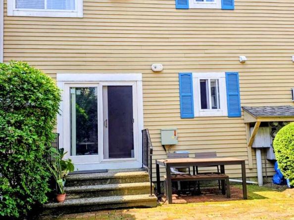 135 Flax Hill Road APT 21, Norwalk CT 06854