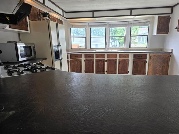 20 Woodland Park, Shelton CT 06484