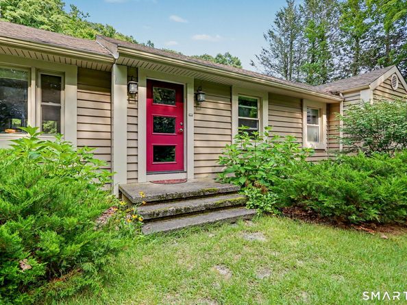 16 Velvet Street, Trumbull CT 06611