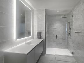 889 Avenue Square NE 209, Bellevue WA 98004
