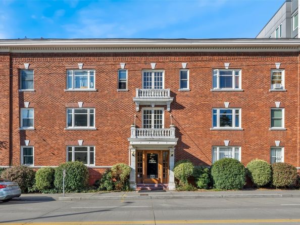4725 15th Avenue NE 17, Seattle WA 98105