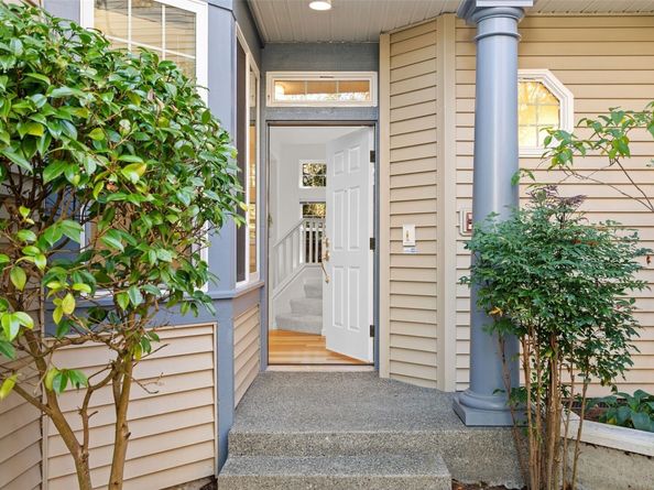 4627 NE 6th Court 4627, Renton WA 98059