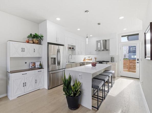 901 28th Avenue S B, Seattle WA 98144