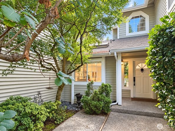 15883 Northup Way 59, Bellevue WA 98008