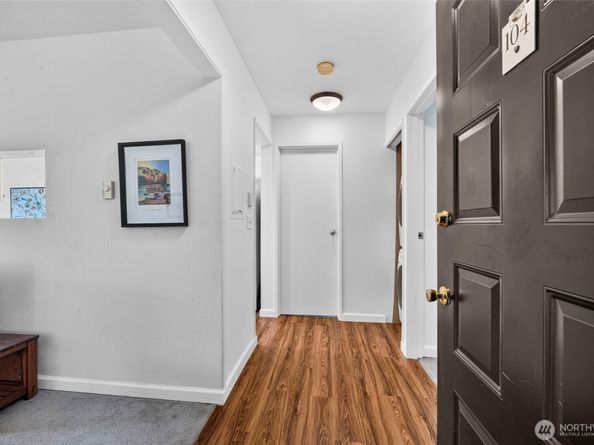 10410 NE 32nd Place D104, Bellevue WA 98004