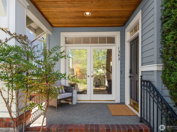1543 NE Iris Street, Issaquah WA 98029