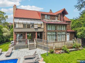 1060 Briar Way, Fort Lee NJ 07024