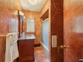 1060 Briar Way, Fort Lee NJ 07024
