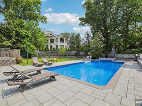 1060 Briar Way, Fort Lee NJ 07024