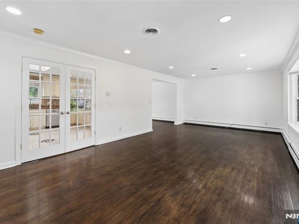 153 Charlotte Place, Englewood Cliffs NJ 07632
