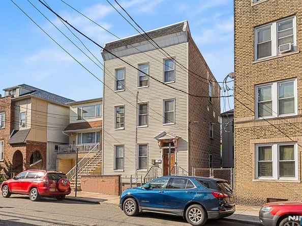 8 Manhattan Avenue, Jersey City NJ 07307