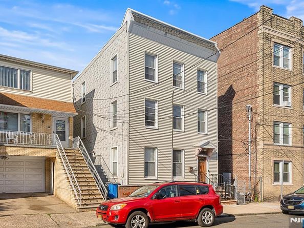 8 Manhattan Avenue, Jersey City NJ 07307