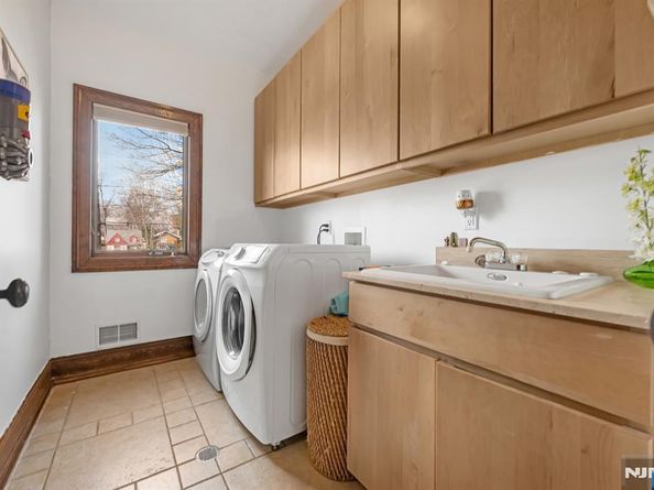 10 Fox Terrace, Cliffside Park NJ 07010