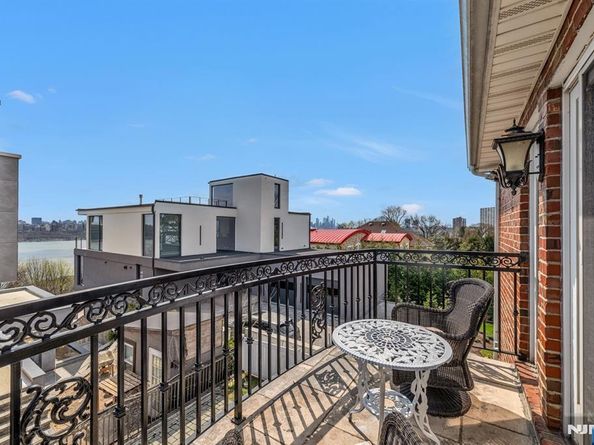 10 Fox Terrace, Cliffside Park NJ 07010