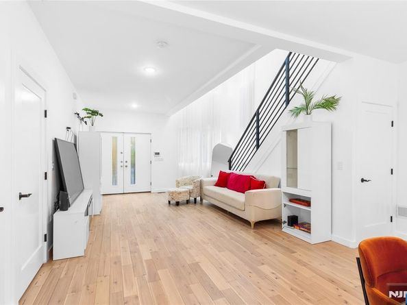 470 Myrtle Avenue, Englewood NJ 07631