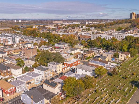 4616 Meadowview Avenue, North Bergen NJ 07047