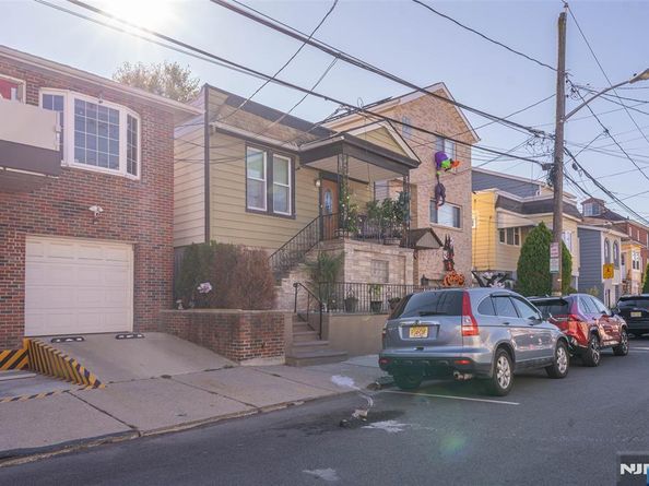 4616 Meadowview Avenue, North Bergen NJ 07047