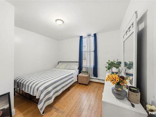 4616 Meadowview Avenue, North Bergen NJ 07047