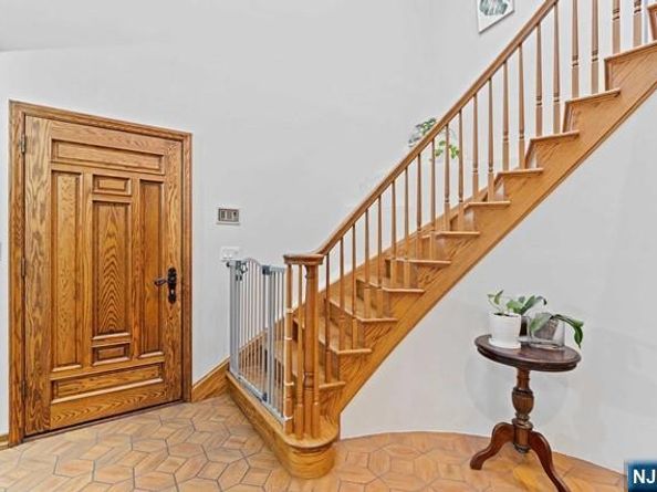 178 Central Lane, Secaucus NJ 07094