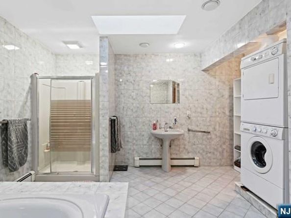 178 Central Lane, Secaucus NJ 07094