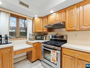 178 Central Lane, Secaucus NJ 07094