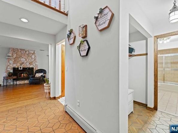 178 Central Lane, Secaucus NJ 07094