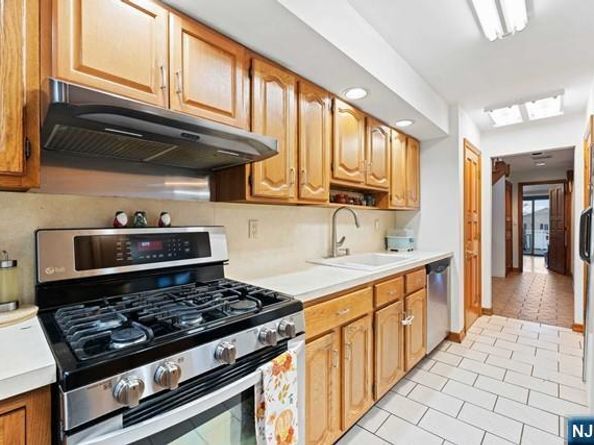 178 Central Lane, Secaucus NJ 07094