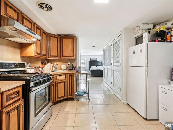 456 Morse Avenue, Ridgefield NJ 07657