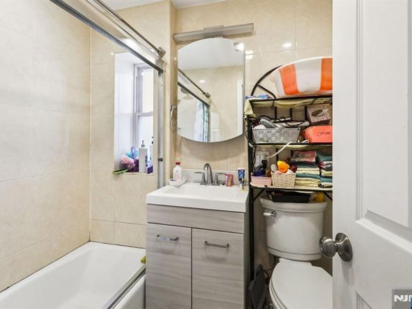 456 Morse Avenue, Ridgefield NJ 07657