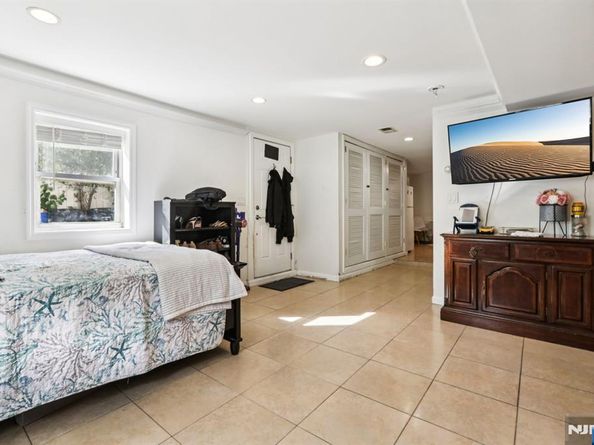 456 Morse Avenue, Ridgefield NJ 07657