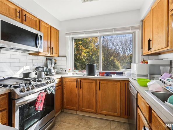 456 Morse Avenue, Ridgefield NJ 07657