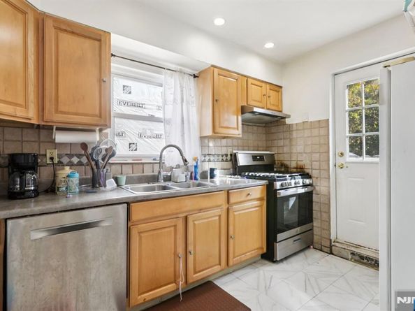 456 Morse Avenue, Ridgefield NJ 07657