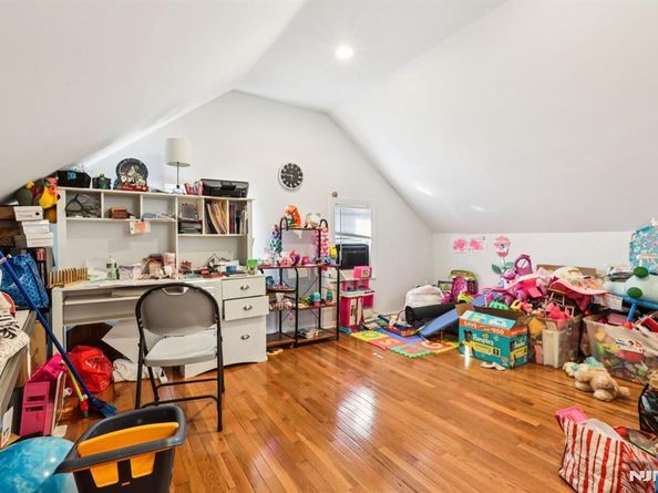 456 Morse Avenue, Ridgefield NJ 07657