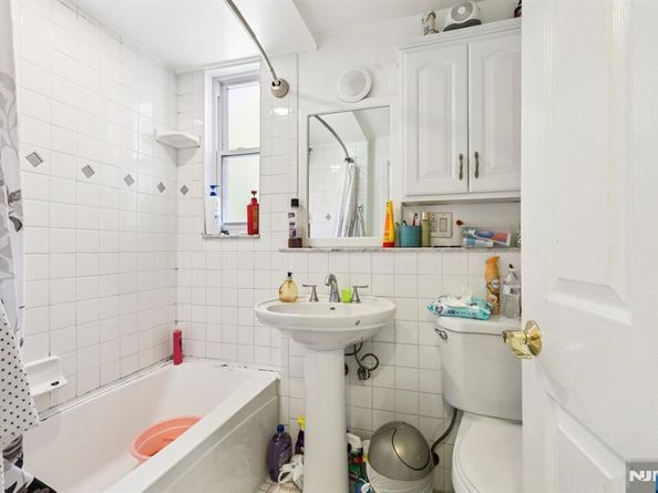 456 Morse Avenue, Ridgefield NJ 07657