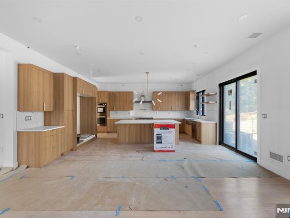 61 Edgewater Road, Cliffside Park NJ 07010