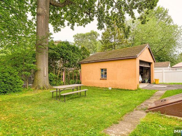 1128 Edgewood Lane, Fort Lee NJ 07024