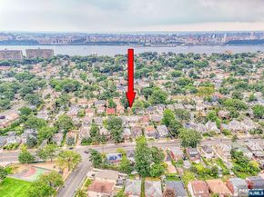 1128 Edgewood Lane, Fort Lee NJ 07024
