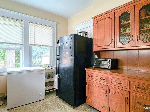 1128 Edgewood Lane, Fort Lee NJ 07024