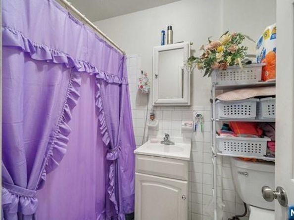 6208 Durham Avenue, North Bergen NJ 07047