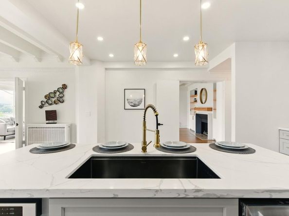 244 Lakeside Drive 2, Oakland CA 94612