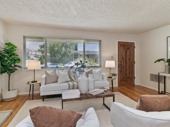 1118 Alameda De Las Pulgas, Redwood City CA 94061